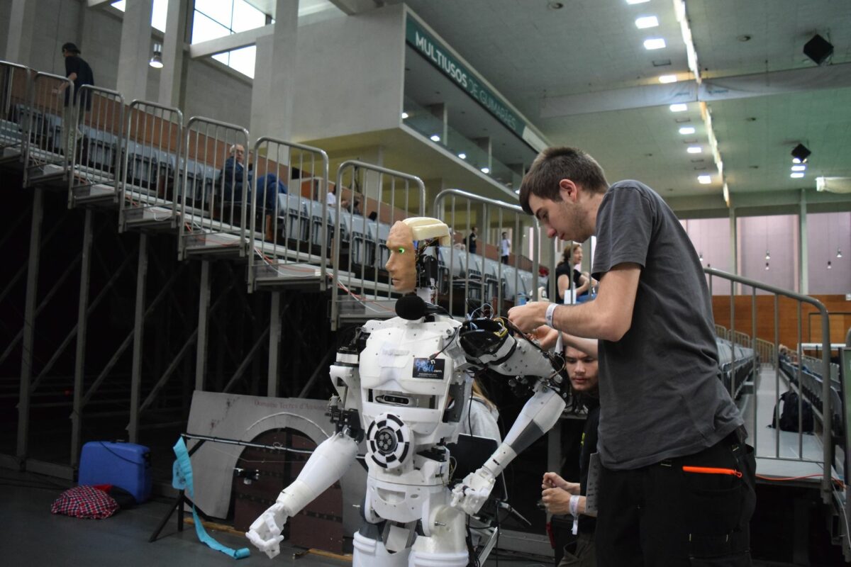 Wandercraft ouvre un atelier de robots humanoïdes dans un ancien centre de tri parisien